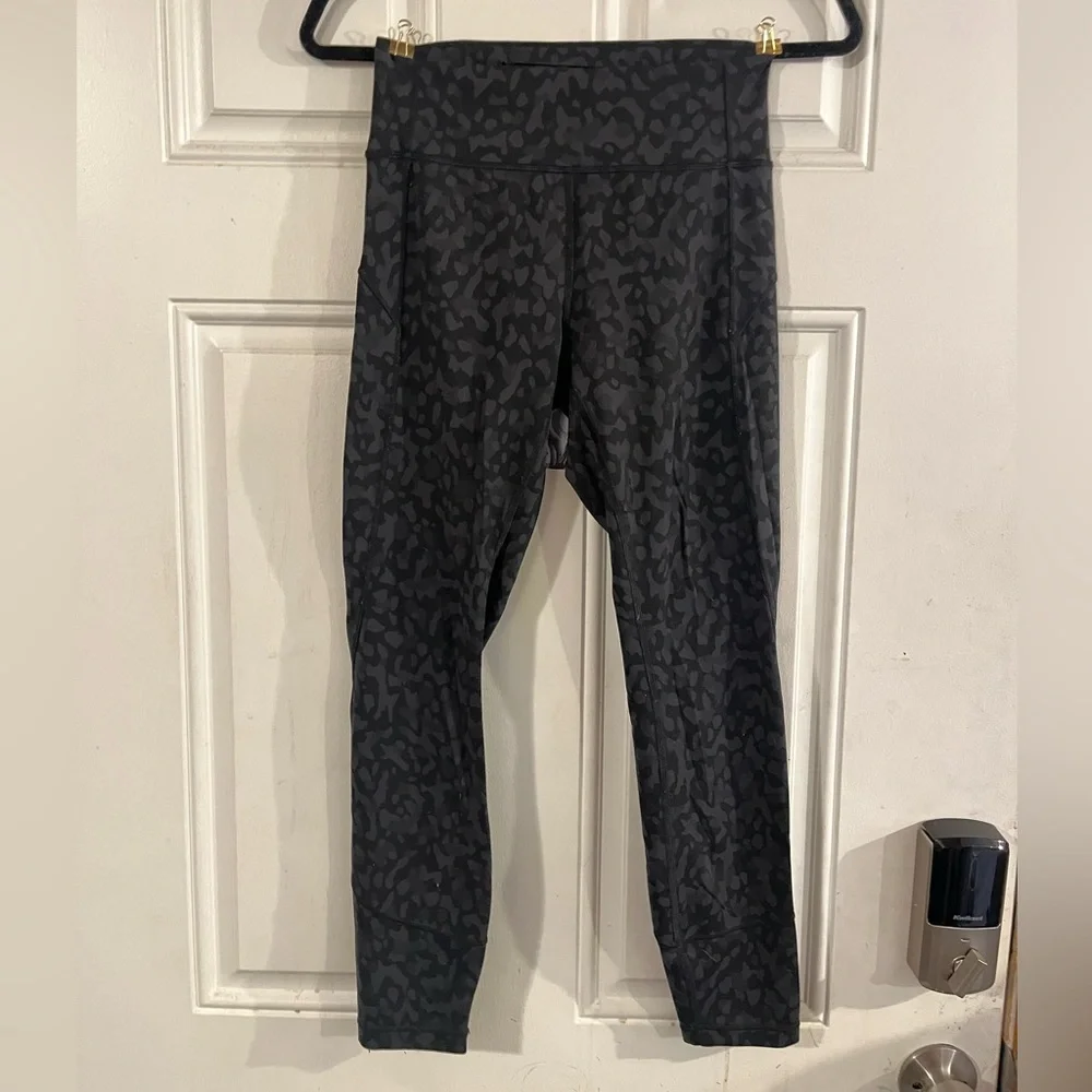 Lululemon Size 6 Camo Leggings - Picture 3 of 5